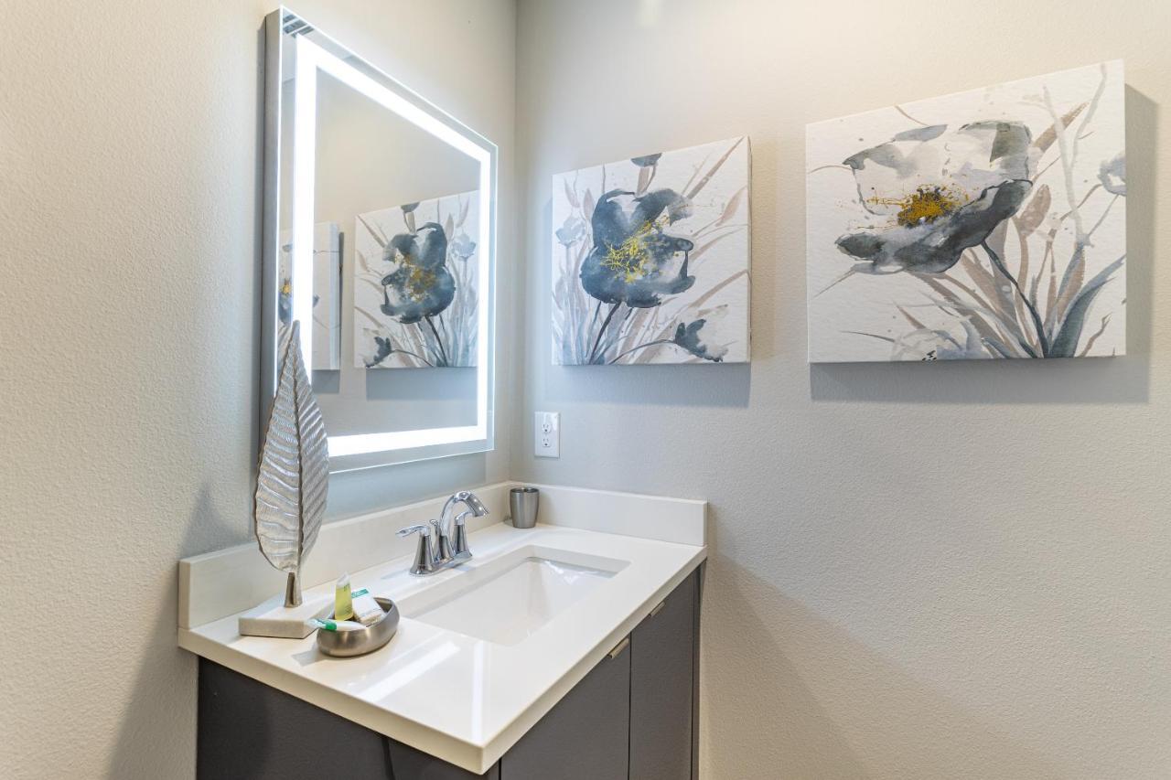 Beautiful Four Bedrooms Townhouse At Le Reve Holiday home Kissimmee